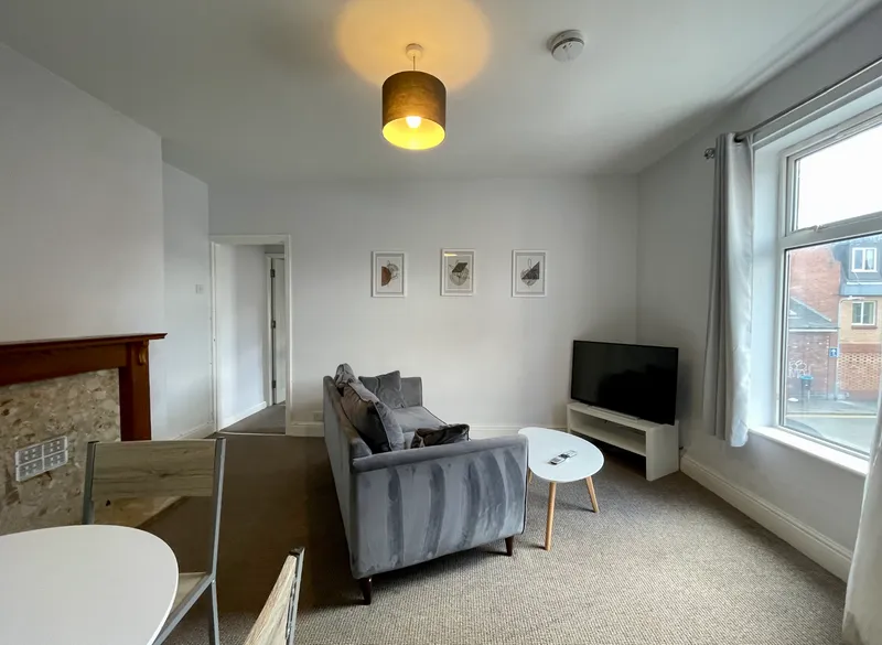 Ideal 2 Bed Terraced House // AUG 2026 - Image 2